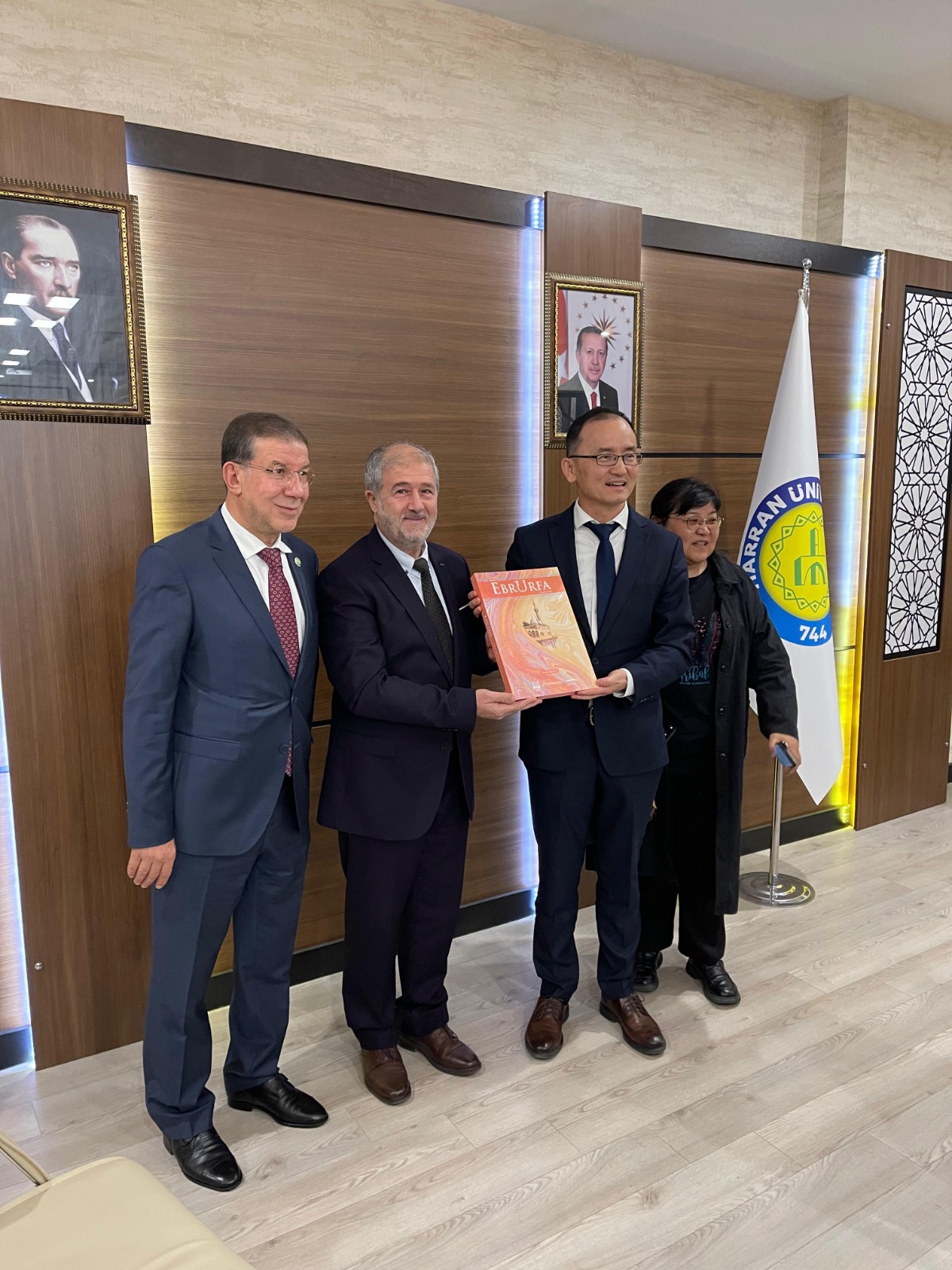 Dekanımız Çin'in Ankara Büyükelçisi Ciang Şüebin ile Yapılan Toplantıya Katıldı